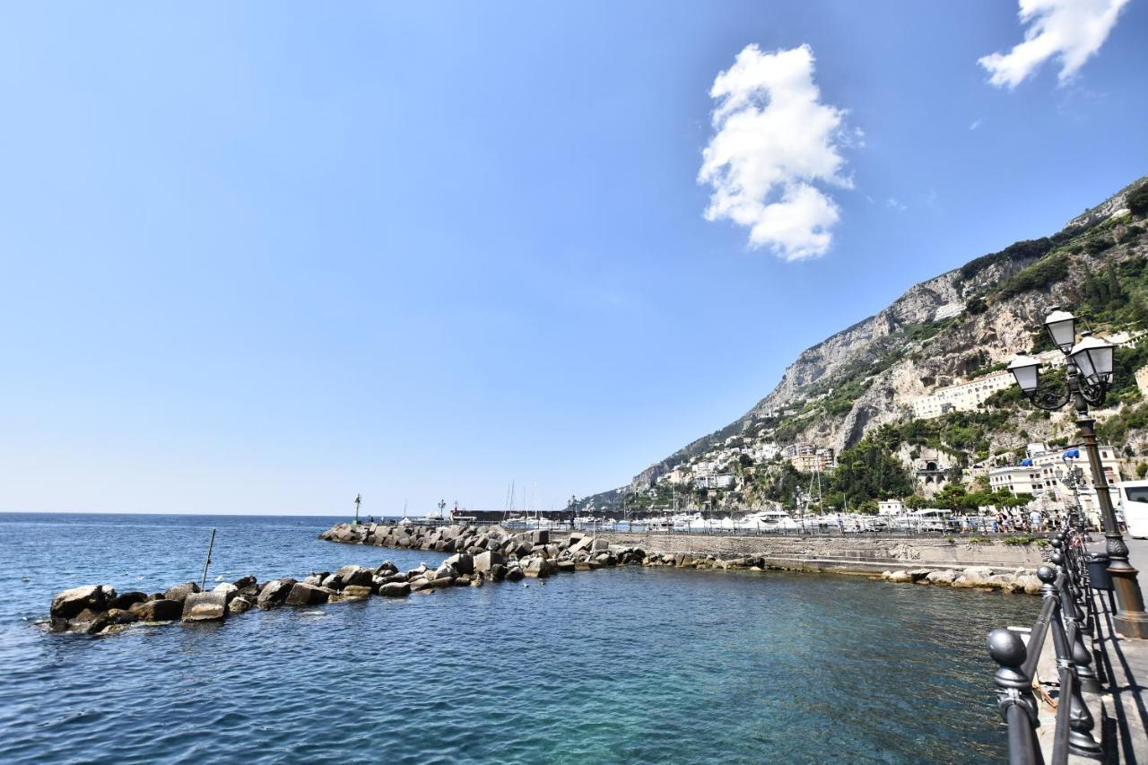 Chiostro 2.0 Apartment Amalfi Luaran gambar